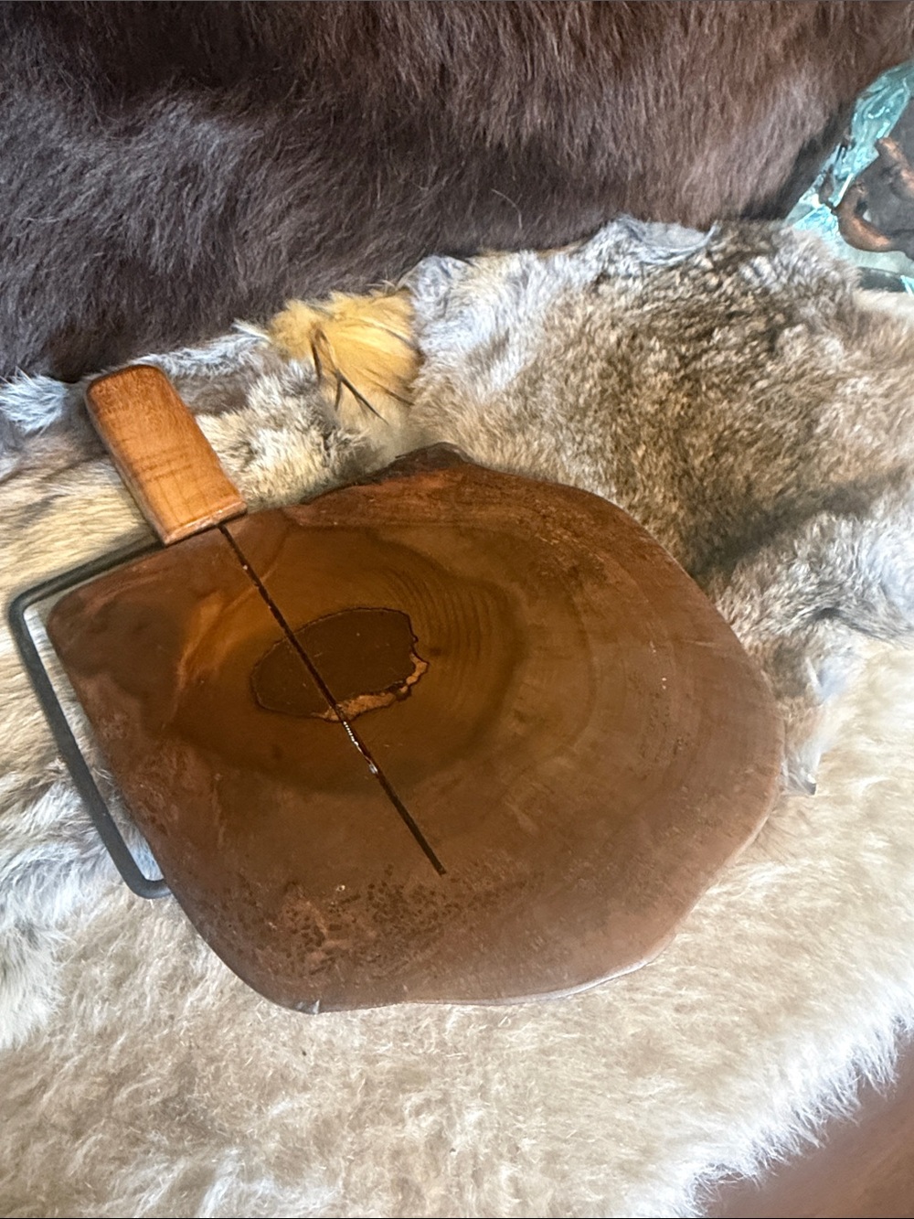 Rustic Brown Live-Edge Wood Cheese Board with Handle (1550)